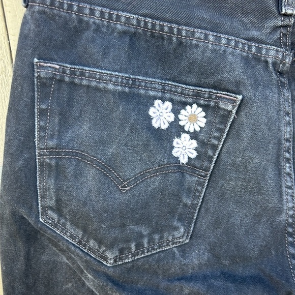 Levi's 501 Shorts Embroidered with Lace and Daisy Flower Details Custom Sz 36 - Picture 5 of 7